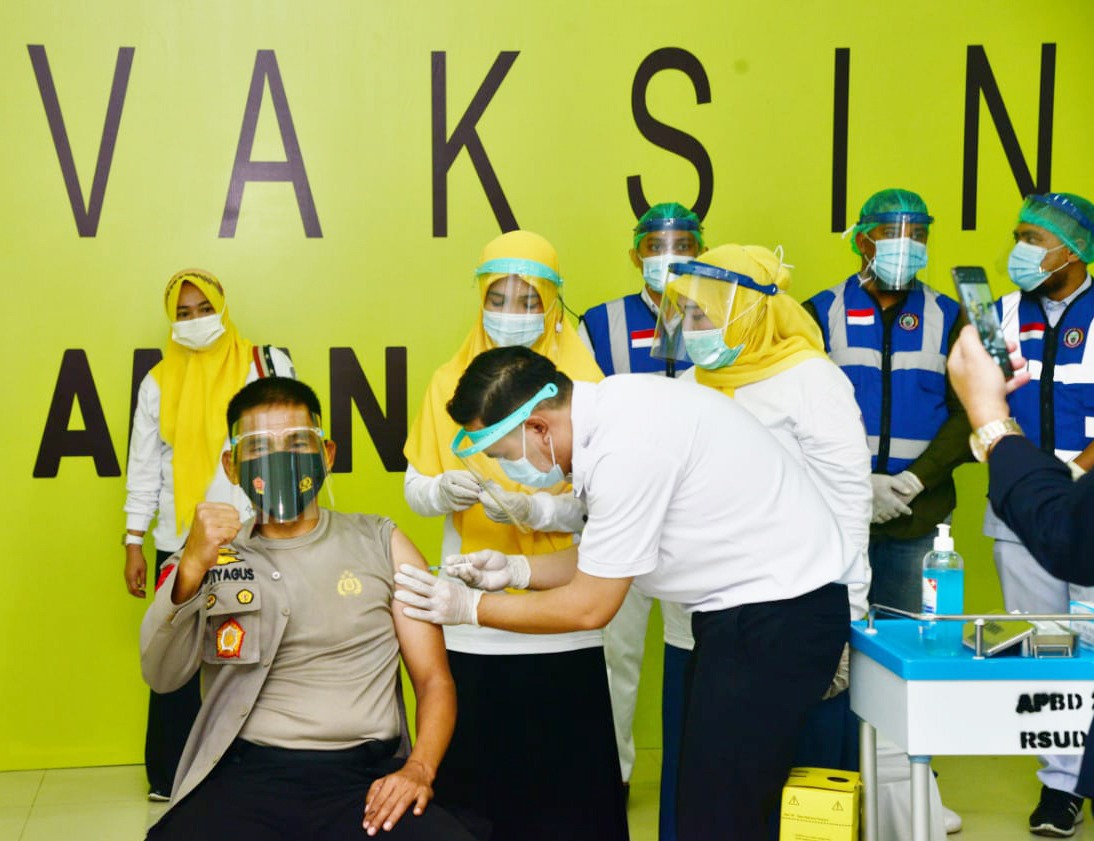 Kapolda Gorontalo saat di vaksin