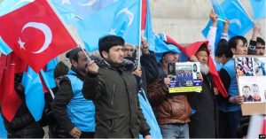 Muslim Uighur China Menuntut Pembebasan keluarga Mereka