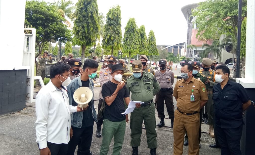 Koalisi Mahasiswa dan masyarakat Desak Gubernur Riau cabut Ijin PT PEU