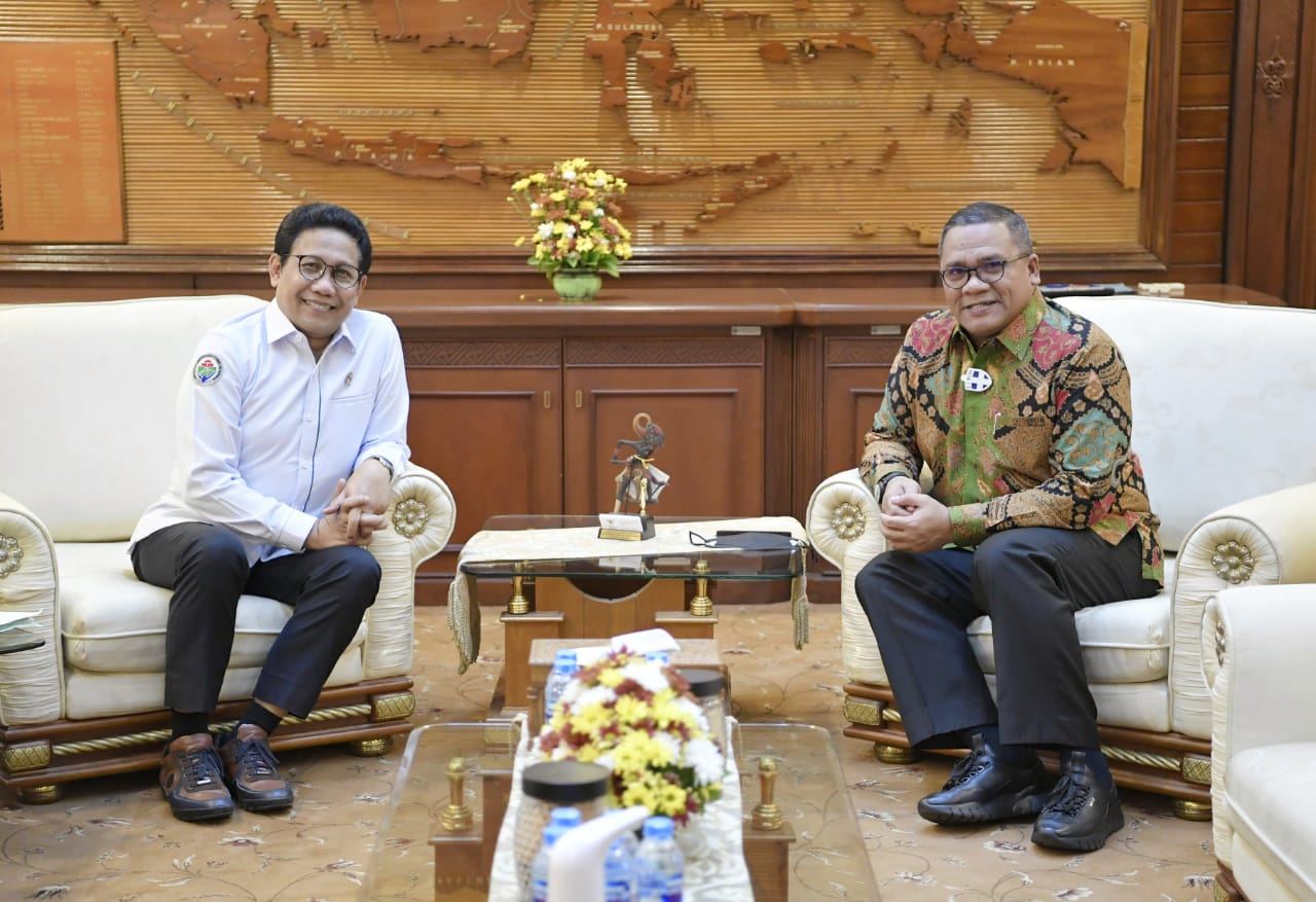 Rektor UNG Menemui Menteri PDT untuk Laporkan Hasil Pree-regional Meeting Teluk Tomini