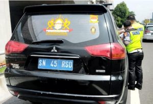 Polisi Sita Mobil Berplat Negara Kekaisaran Sunda Nusantara