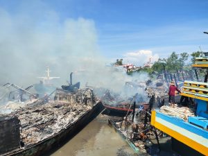 Tim Labfor Polda Jateng Turun Gunung Lidik Kebakaran Kapal Di Tegal