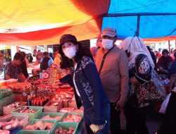 Deprov Gorontalo Pantau Persedian Minyak Goreng di Pasar Tradisional Bone Bolango