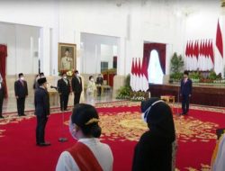 Presiden Jokowi Resmi Lantik Azwar Anas Sebagai MenPAN-RB