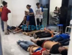 Malang Berduka Akibat Insiden Kericuhan Supporter Arema FC VS Persebaya,127 Orang Meninggal