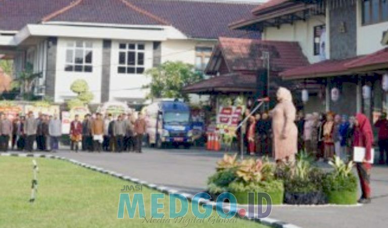 Mbak Yuni Jadi Inspektur Upacara Peringatan Hari Kabupaten Sragen Ke