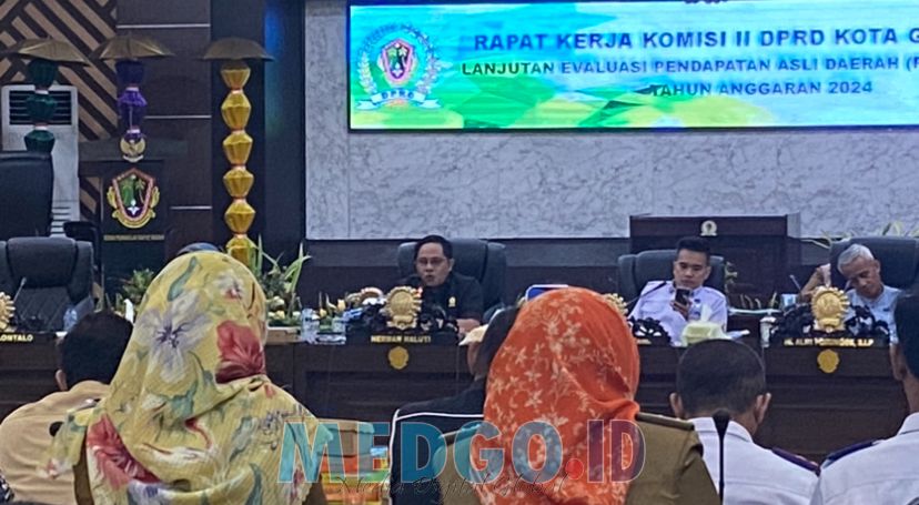 EVALUASI PAD komisi II Dekot Gelar RDP