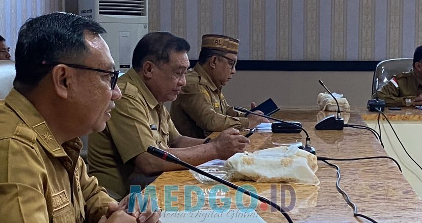 Asisten I Bidang Kesra Arifin Mohamad