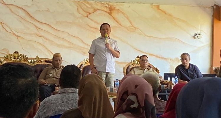 Ketua DPRD Kota Gorontalo Irwan Hunawa