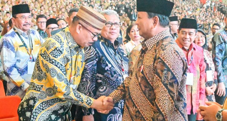 Wakil Ketua DPRD Gorontalo Thomas Mopili dengan Presiden Prabowo Subianto