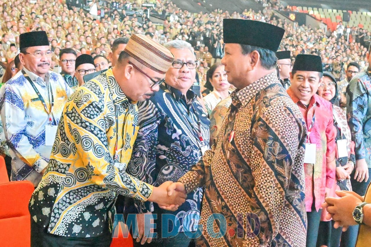 Wakil Ketua DPRD Gorontalo Thomas Mopili dengan Presiden Prabowo Subianto