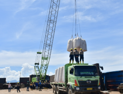 Saksikan Ekspor 10.000 Ton Kayu Pelet, Gubernur Gusnar: Pohuwato Punya Peran Strategis Mendongkrak Ekonomi Daerah