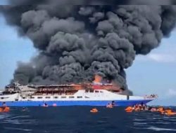 3 Orang meninggal, Terbakarbya Kapal Penumpang Barcelona 5