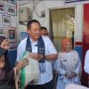 Gubernur Gorontalo Gusnar Ismail Serahkan Bantuan Beras Cadangan Pangan di Limboto