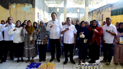 Gubernur Gusnar Ismail : Semoga Bantuan kepada 6.500 UMKM , dapat Meningkatkan Usahanya