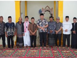 Pesan Persatuan Gubernur Gusnar dari Masjid Baitul Makmur Mananggu