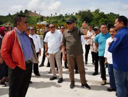 Gubernur Gusnar Ismail berupaya Agar Bulog Serap Harga Gabah