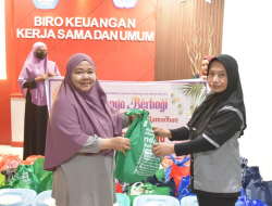 Ramadhan Penuh Berkah, BKKU UNG Berbagi Sembako untuk Pegawai dan Warga Sekitar Kampus