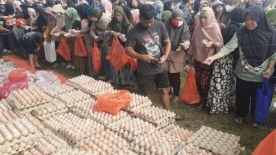 Seribu Paket Ludes, Warga Padati Lokasi Pasar Murah di Bone Bolango