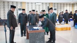 Lantik Duo Entengo, Pesan Gusnar Ismail : Kominfotik dan Kesbangpol Jadi Garda Terdepan Respons Dinamika Sosial