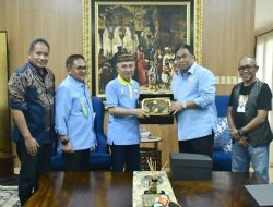 Radio Bernilai Sejarah: Hadiah Istimewa Rachmat Gobel untuk Pimpinan Pohuwato