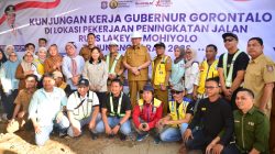 Gubernur Gusnar Ismail Perbaiki Jalan Asparaga, Kata Warga Ini Nyata, Bukan Haya Kata