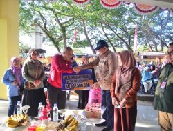 Pemprov Gorontalo Salurkan Bantuan Produksi Usaha bagi 395 UMKM. Gusnar Ismail Tegaskan Bantuan Usaha UMKM untuk Produksi, Bukan Konsumsi