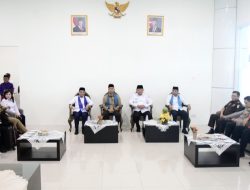 Gubernur Gusnar Ismail Sambut Secara Adat Empat Pejabat Pusat Berkunjung Ke Gorontalo