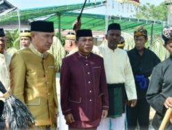 Prosesi Adat Modepito Tandai Berakhirnya Masa Tugas Saharudin Saleh sebagai Camat Randangan