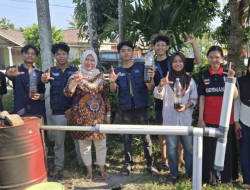Edukasi Pirolisis Mahasiswa UNG Ubah Sampah Plastik Desa Luhu Jadi Sumber Energi