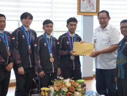 Terima Bonus, Ucapan Terima Kasih Dari Atlet Untuk Gubernur Gusnar